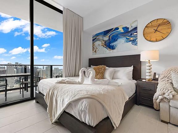 3rd image of 601 NE 1st Ave #Penthouse 4912