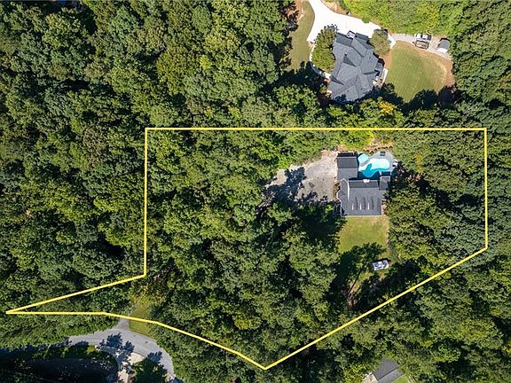 4th image of 75 Black Forest Dr