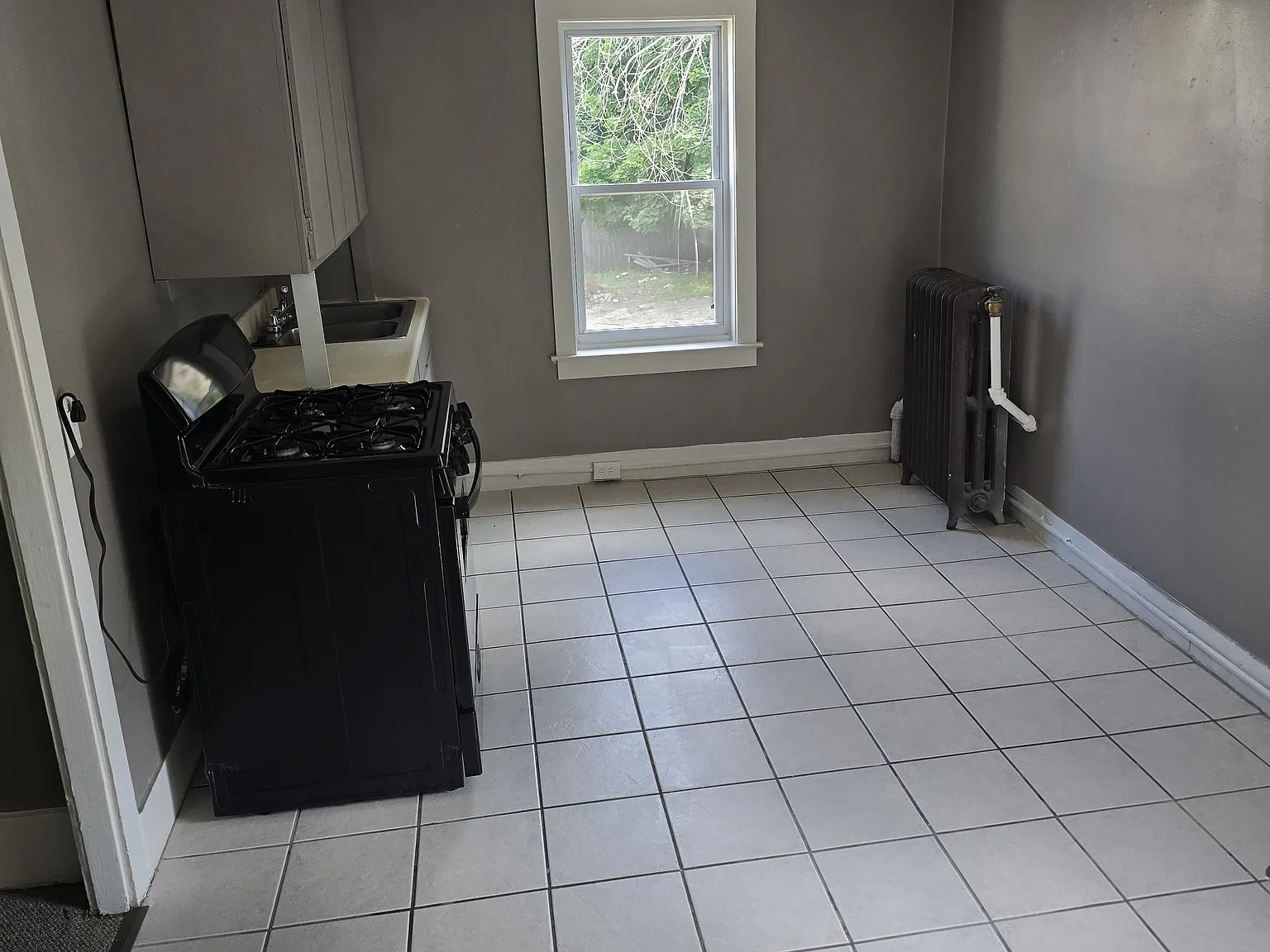 1 bed, 550 sqft, $892 — Photo 2
