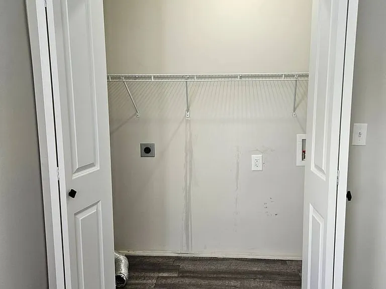 812 W Pershing St — Photo 19