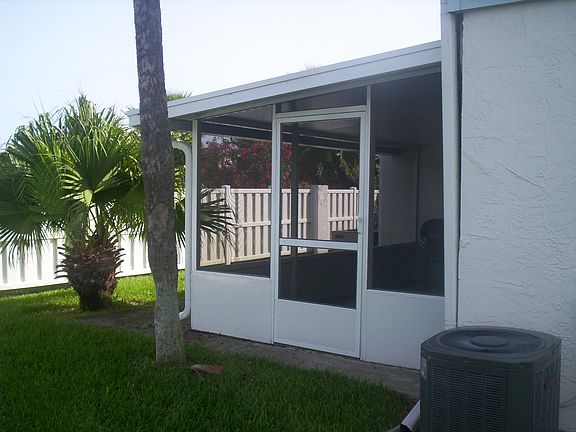 3rd image of 52 Chippingwood Ln