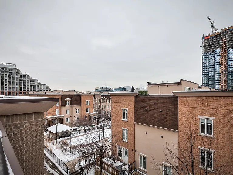 21 Pirandello St #1215 — Photo 18
