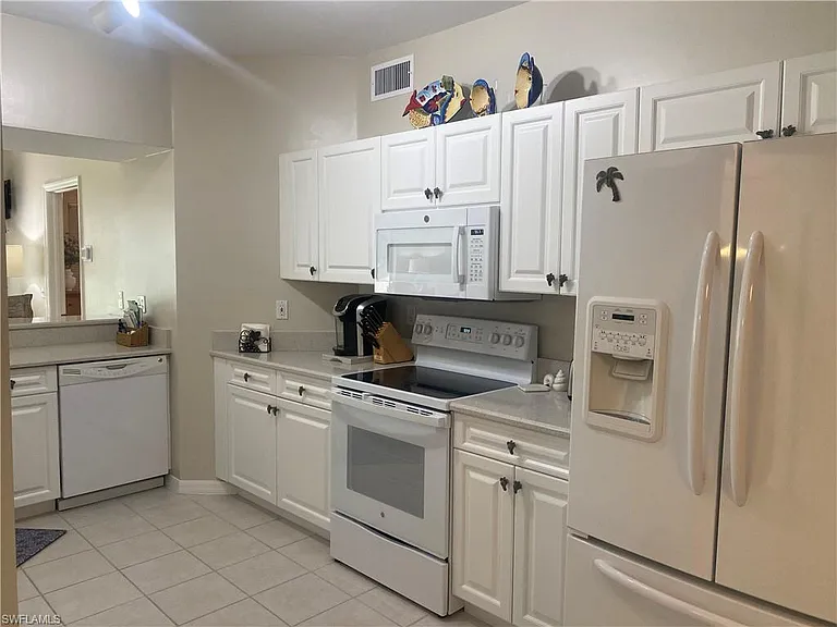295 Waterside Cir #1-102 — Photo 4