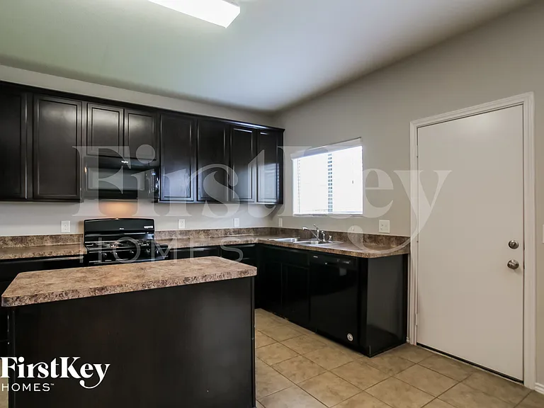 16406 Peyton Stone Cir — Photo 6
