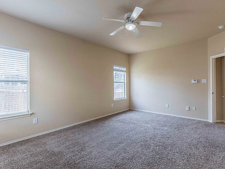 906 Ashbury Blf — Photo 19