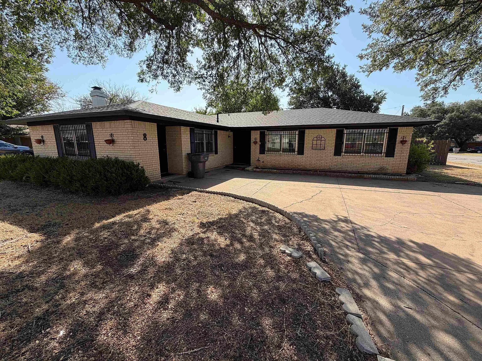 4 bed, 2.0 bath, 1855 sqft, $1,895 — Photo 1