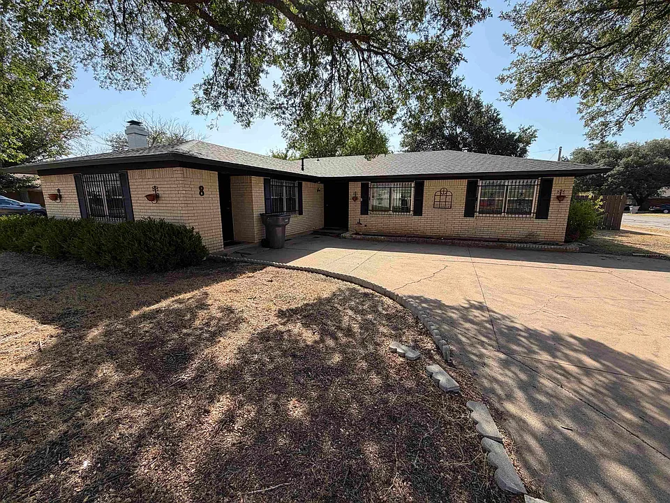 8 Brandy Ln
