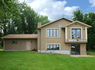 1050 Beam Ave E, Maplewood, MN 55109