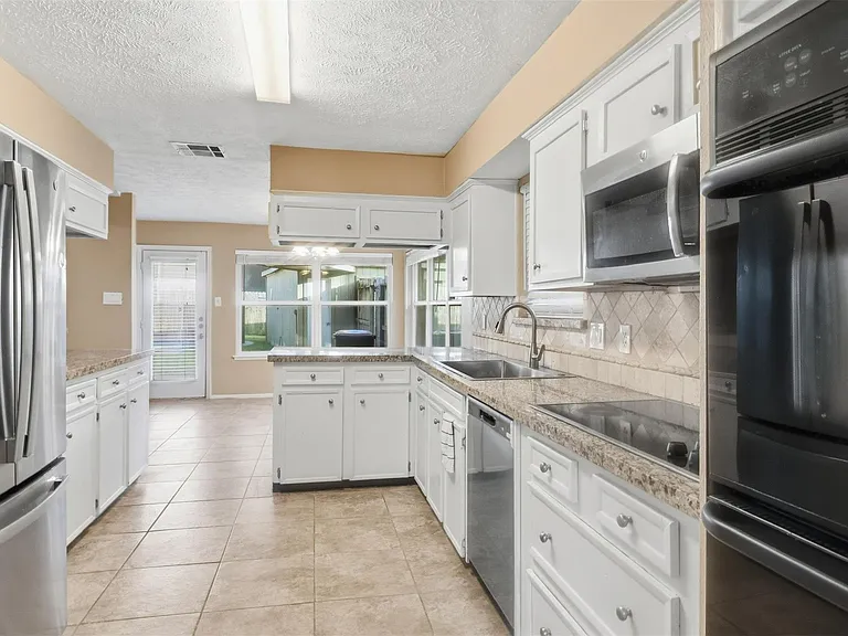 21131 Park Brook Dr — Photo 8