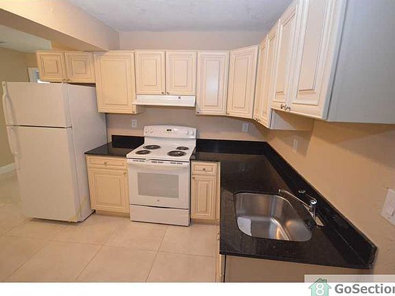 3rd image of 5621 NW 28th St