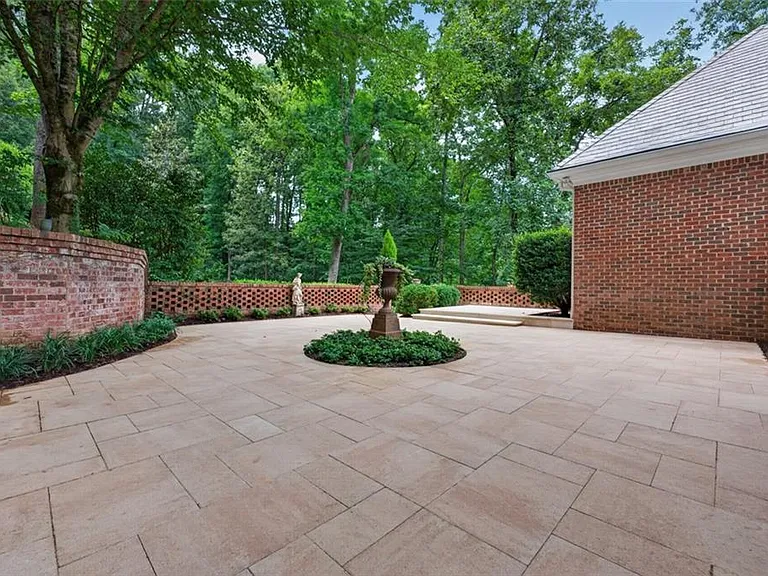 140 Valley Rd NW — Photo 49