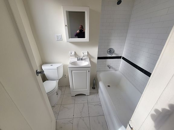 5th image of 3804 Bailey Ave APT E9