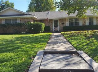 913 Sharpshire Dr, Grand Prairie, TX 75050
