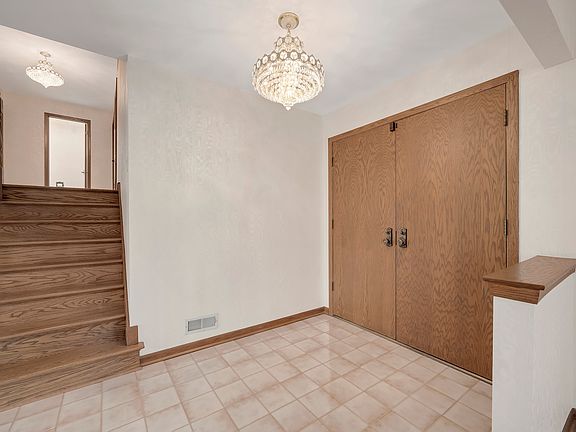 2nd image of 1472 Schramm Ct