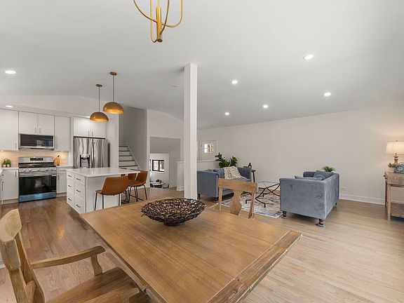 4th image of 778 Barberry Rd