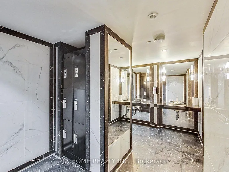 955 Bay St #307 — Photo 24