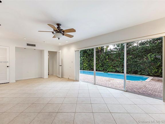 3rd image of 4700 San Amaro Dr