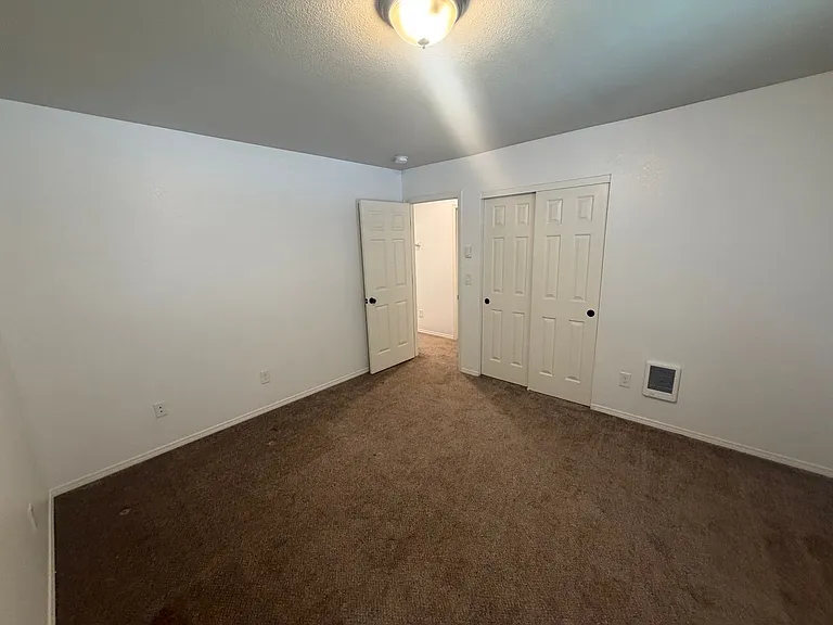 4713 SE Ina Ave — Photo 12