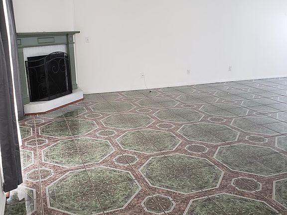 3rd image of 8801 Cedros Ave