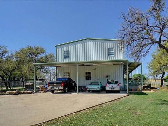 Carport, large parking area