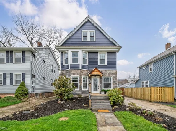 1302 Bonnieview Ave, Lakewood, OH 44107