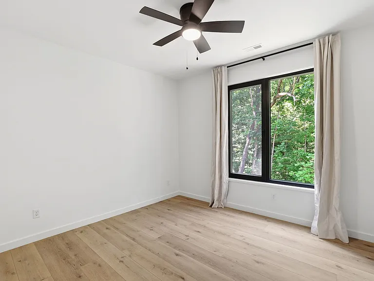 427 Ankara Ct — Photo 21