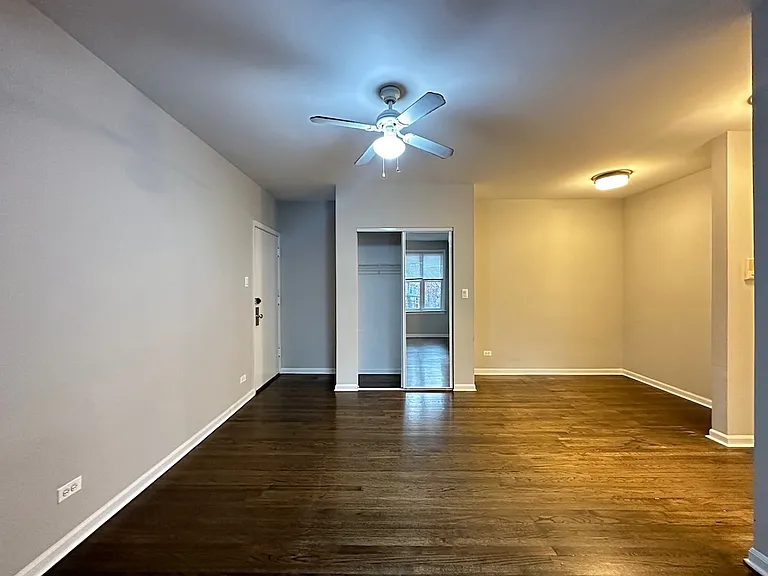 914 W Dakin St #211 — Photo 13