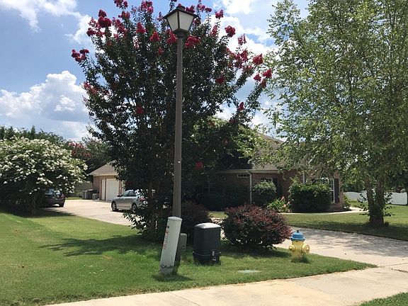 3rd image of 2703 Arbor Oak Dr SE