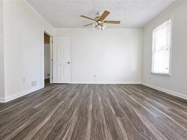 818 Springlake Rd — Photo 26