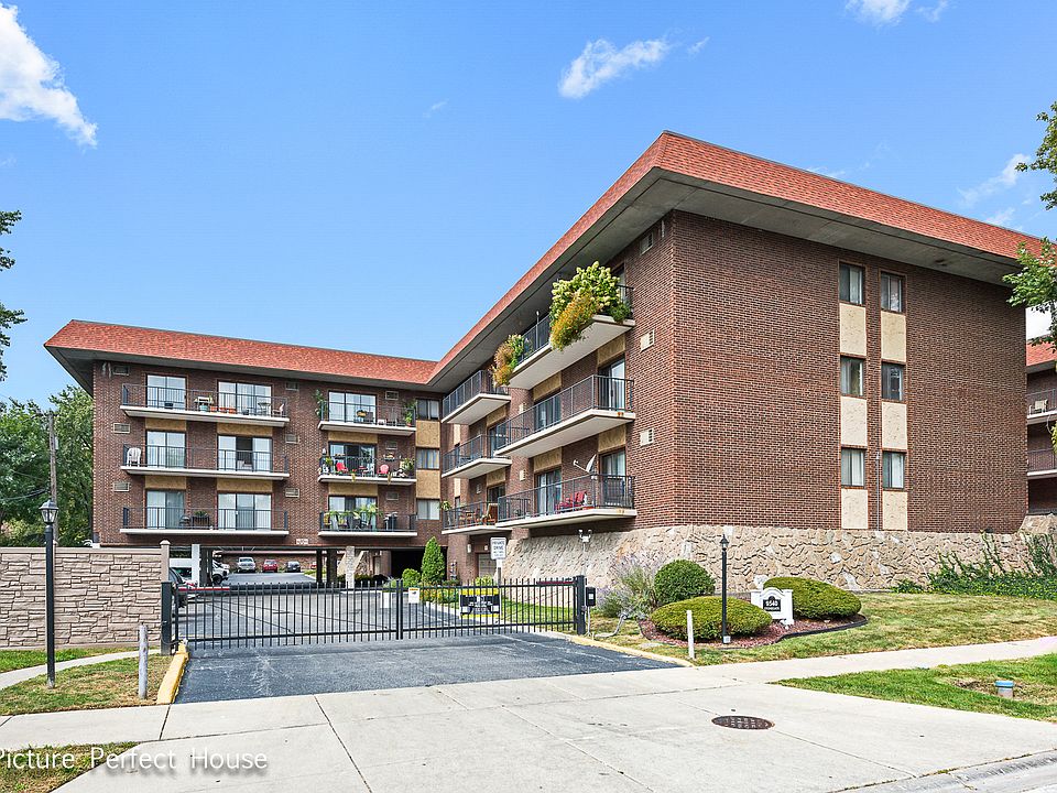 1st image of 9540 Mayfield Ave #206