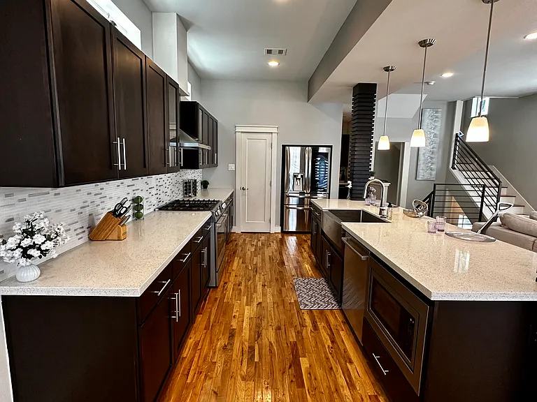 4307 Marina St — Photo 4