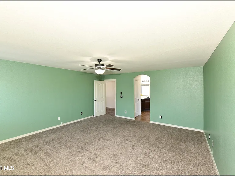 14309 S Cave Ave — Photo 39
