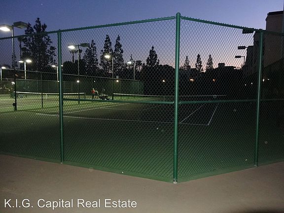 5th image of 5565 Canoga Ave #8-111