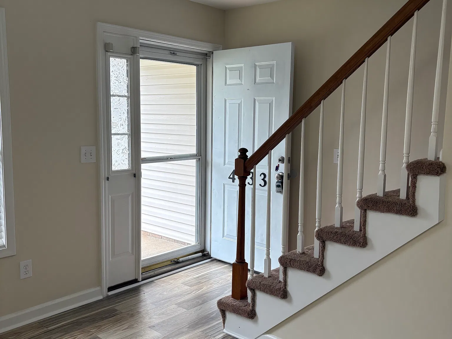 2 bed, 2.5 bath, 1300 sqft, $1,350 — Photo 1