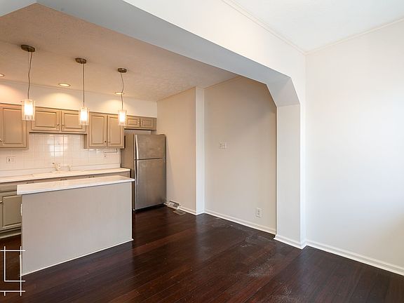 5th image of 210 Thurman Ave #B