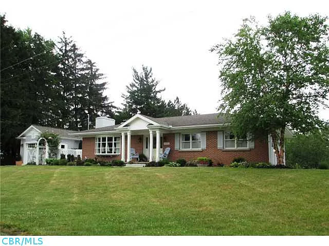 3891 Lakeview Dr photo 1