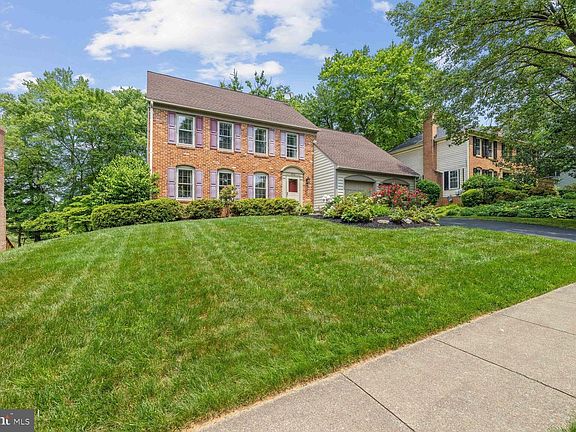 5th image of 952 Farm Haven Dr