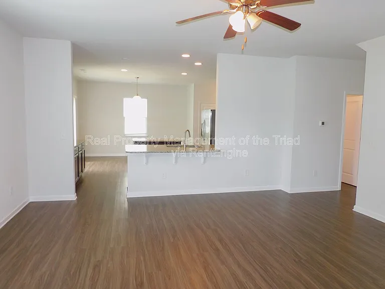 390 Spaulding St — Photo 10