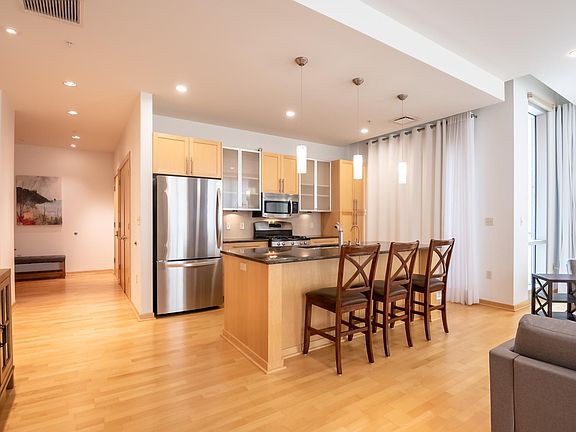 3rd image of 311 E Superior St #L807