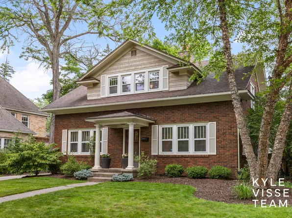 964 Pinecrest Ave SE, East Grand Rapids, MI 49506