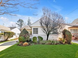 25246 Leith Rd, Little Neck, NY 11362