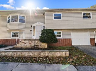 120 W 43rd St, Bayonne, NJ 07002