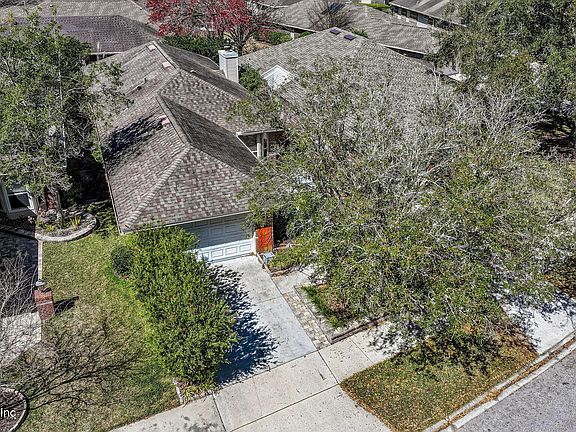 3rd image of 13649 GORDONIA Court