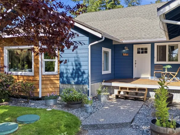 1586 Poplar Lane, Camano Island, WA 98282