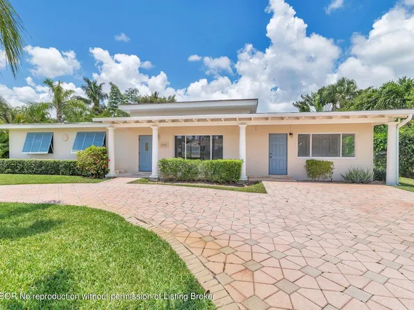 7821 Edgewater Dr, Lake Clarke Shores, FL 33406