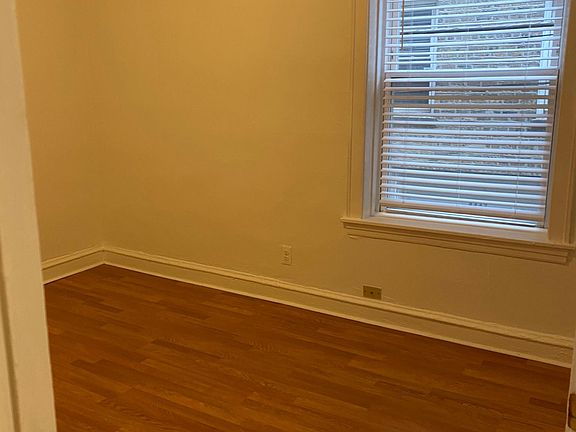 5th image of 852 W Agatite Ave APT 1