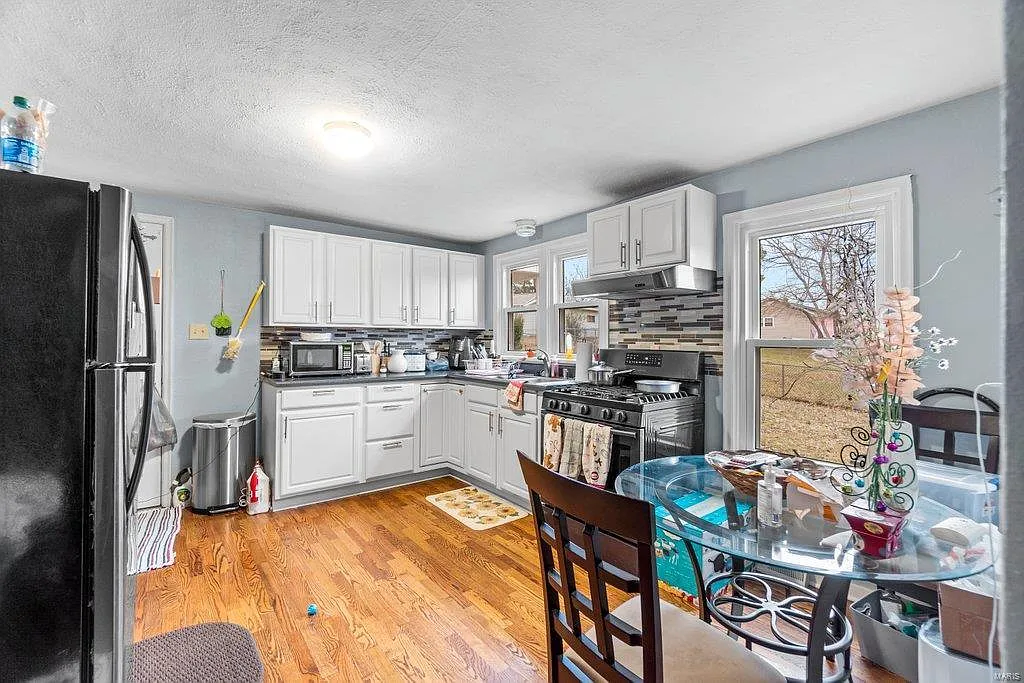 2 bed, 768 sqft, $1,150 — Photo 4
