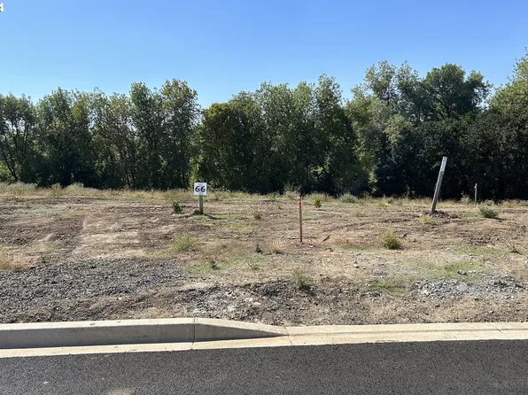 3199 NW Shadden Dr #66, McMinnville, OR 97128