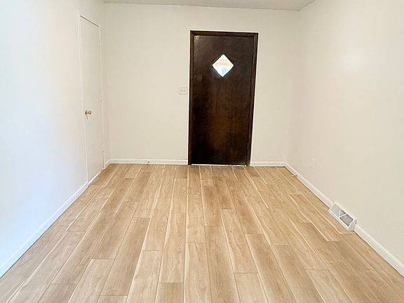 2nd image of 730 W 12th St