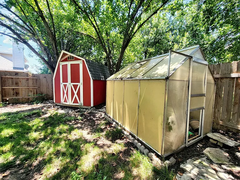 1617 Sunterro — Photo 41